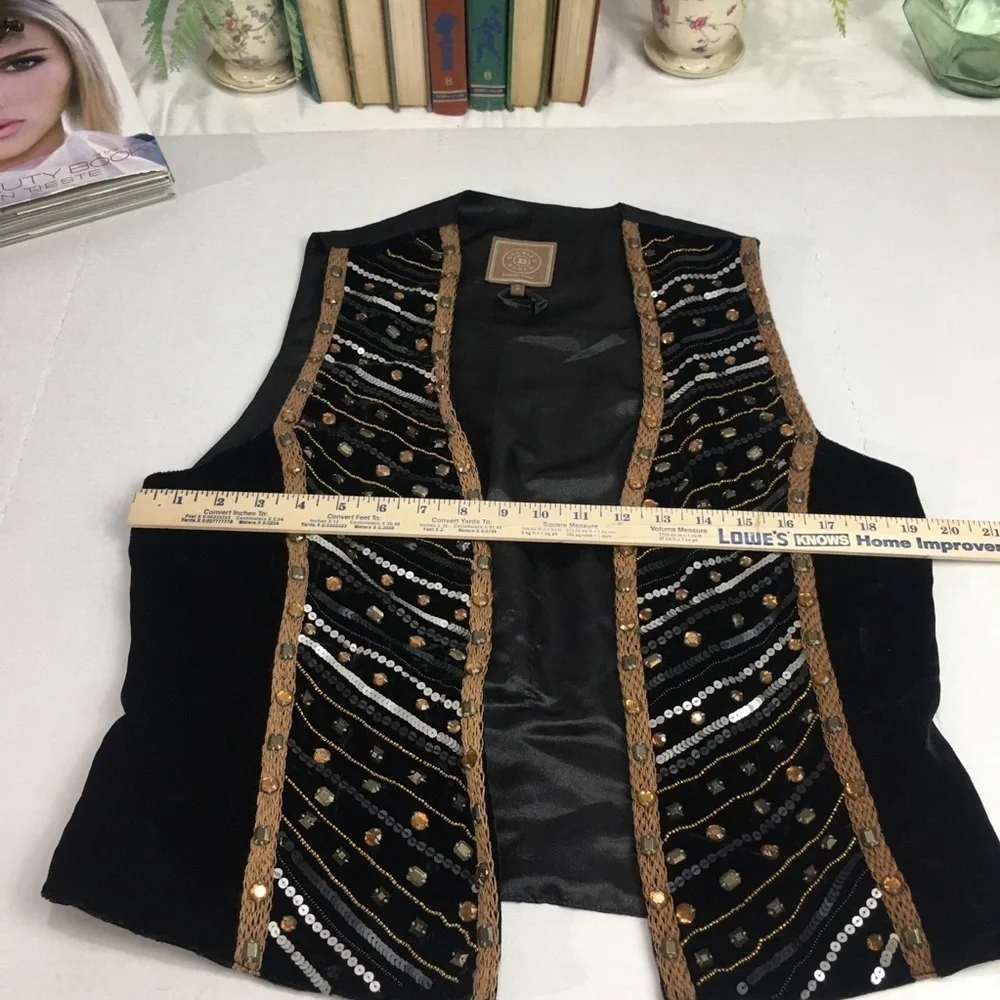 Double D Ranch Vest - Picture 3 of 10